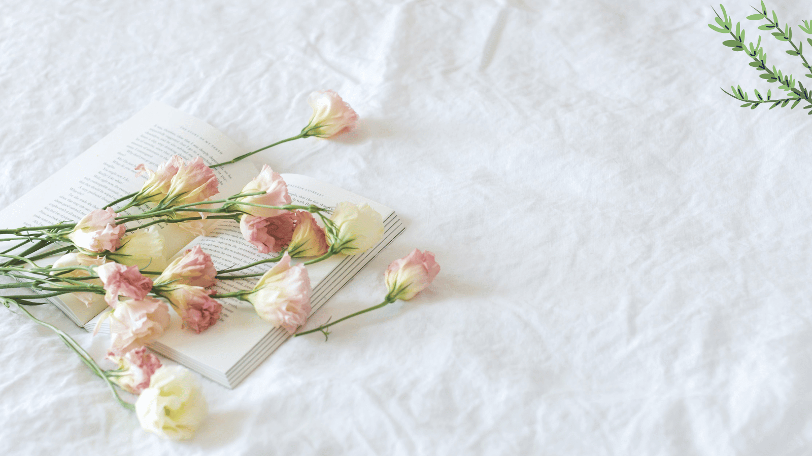 布の上に置かれた花